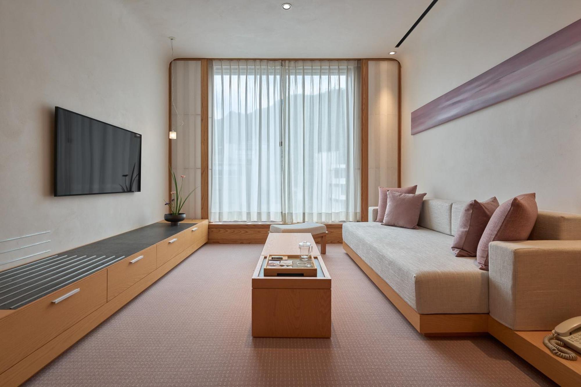 Hotel Royal Chiao Hsi Jiaoxi Esterno foto A living room at The Park, New Delhi