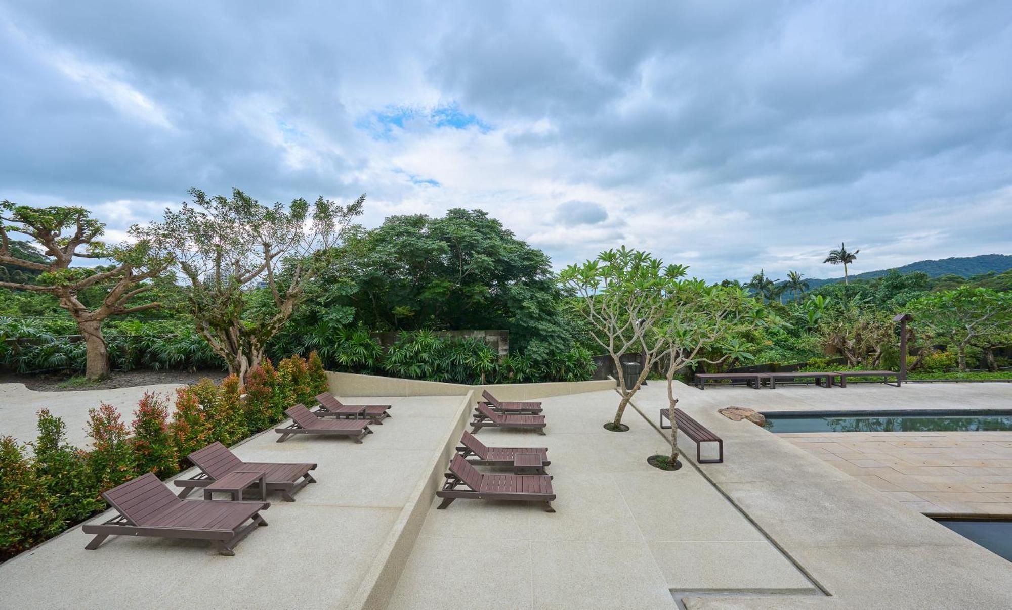 Hotel Royal Chiao Hsi Jiaoxi Esterno foto The resort's swimming pool