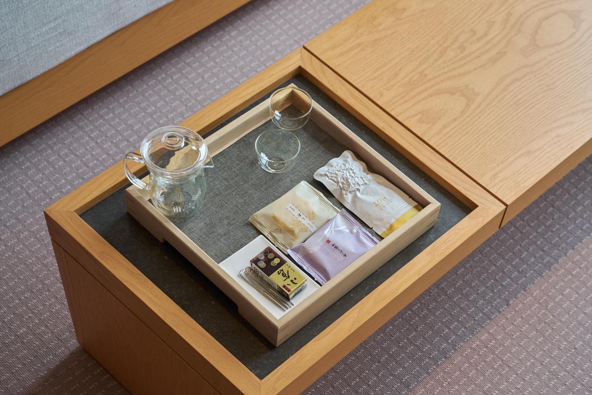 Hotel Royal Chiao Hsi Jiaoxi Esterno foto A tea tray in a hotel room