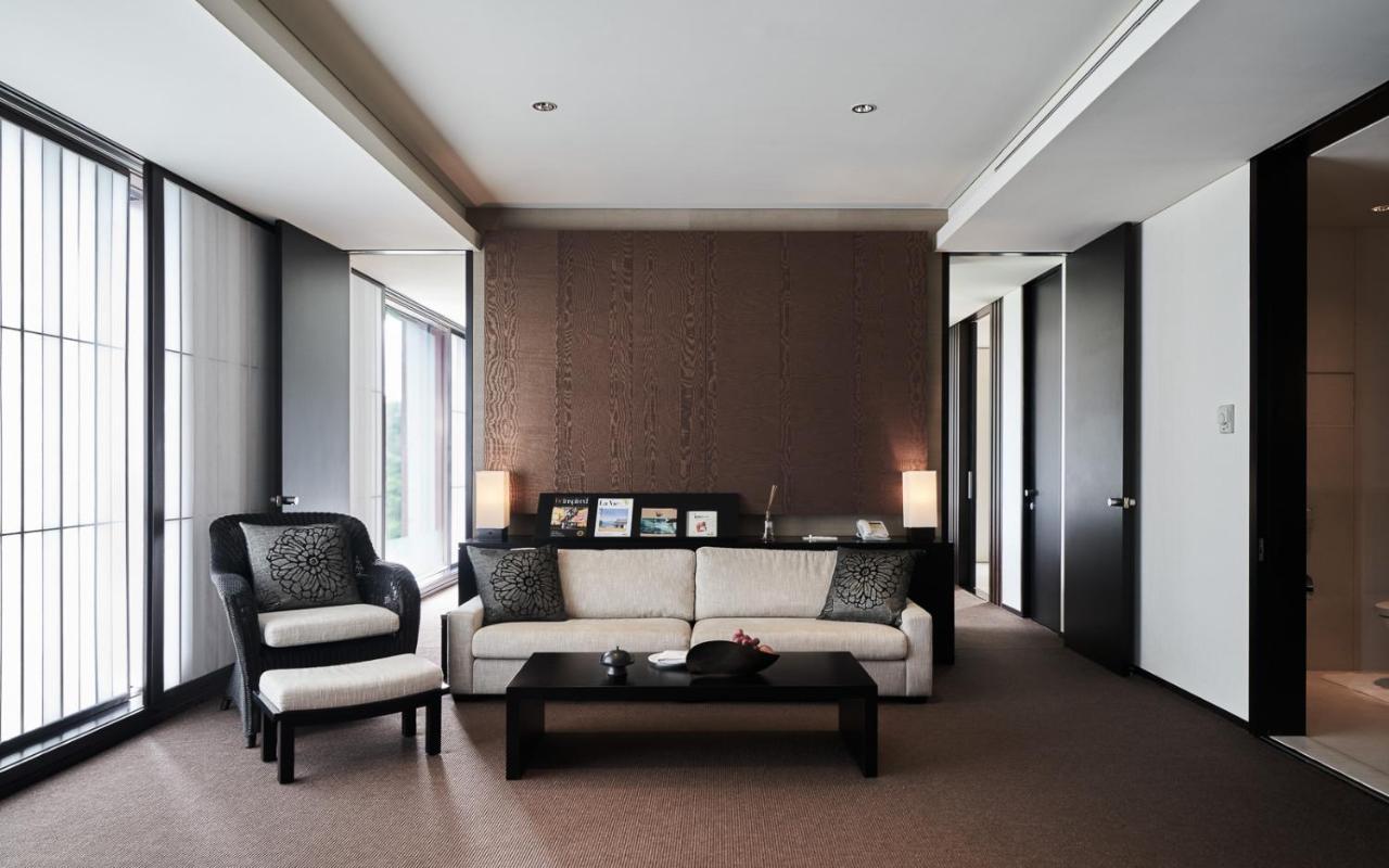 Hotel Royal Chiao Hsi Jiaoxi Esterno foto Interior of a suite at the Mandarin Oriental, Tokyo